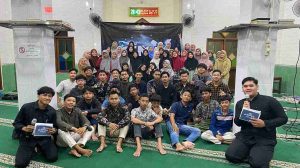 Generus Al-Mahdiyyin Foto Bersama dalam Kegiatan Pengajian Akhir Tahun "GEMA AKBAR"