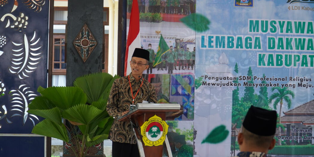 Ketua DPD LDII Sleman, Suwarjo memberikan Sambutan dalam Musda VIII LDII Kabupaten Sleman yang digelar di Pendopo Rumah Dinas Bupati Sleman