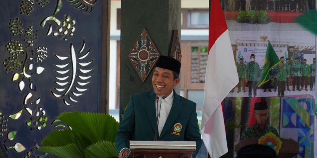 Atus Syahbudin Memberikan Sambutan dan arahan pada Acara Musda VIII LDII Kabupaten Sleman yang digelar di Pendopo Rumah Dinas Bupati Sleman